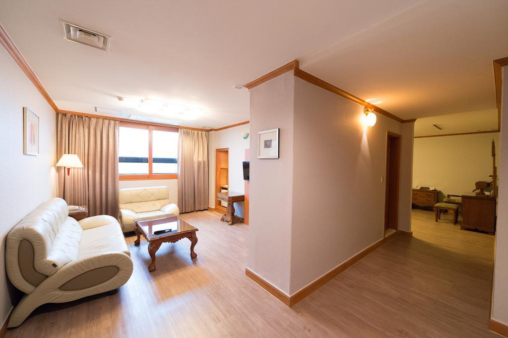 Gwangju Prado Hotel Gwangju Metropolitan City Exterior photo